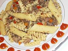 Fot. megii013, Makaron z mielonym, pieczarkami i papryką