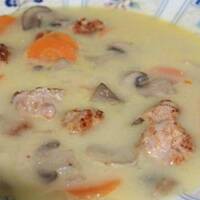 Zupa pieczarkowa z klopsikami