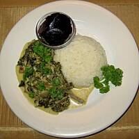 Potrawka z wieprzowiny ze szpinakiem i serem pleśniowym