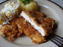 Fot. emocja, Delikatne kotlety z kurczaka + surówka z pekińskiej