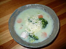 Fot. arabis, Zupa brokułowa z makaronem