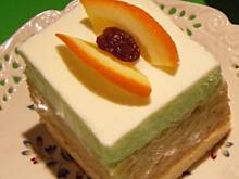 Fot. megii013, Jabłka w budyniu na biszkopcie pod białą chmurką