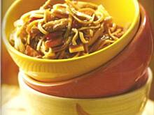 Fot. evegetsnaked, eve's chiński makaron w sosie słodko - kwaśnym