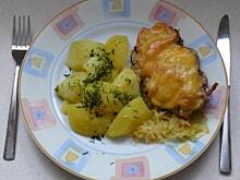 Fot. sheyanja, Karkówka z blaszki zapiekana z serem i kapustką