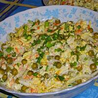 Surówka z kapusty pekińskiej z groszkiem