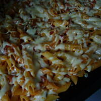 prościutka zapiekanka makaronowa z sosem meksykańskm