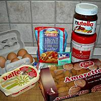 Półkruche ciasto z nutellą i ciasteczkami amaretto.