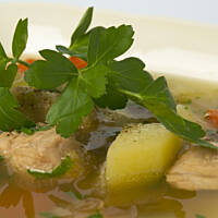 Zupa z kurczaka i selera naciowego