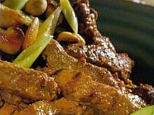 Fot. evegetsnaked, eve's ostry kurczak z orzechami nerkowca