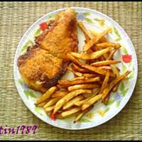 Pierś z kurczaka w panierce + frytki.