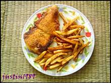 Fot. justin1989, Pierś z kurczaka w panierce + frytki.