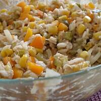 sałatka ryżowa z tuńczykiem