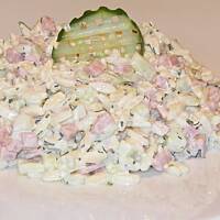 Sałatka z makaronem w kształcie ryżu...