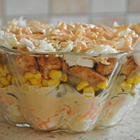 Sałatka warstwowa-gyros