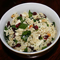 Owocowo Serowa Sałatka z Orzo - Pychotka