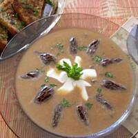 Zupa cebulowa ze smardzami