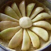 Torcik waniliowy z gruszkami