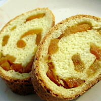 Serowa rolada z morelami