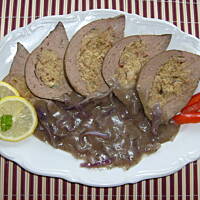 Wątroba  nadziewana z sosem cebulowym