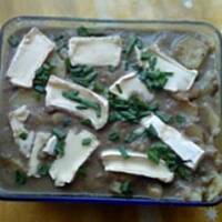 Zapiekanka z kurczaka i wątróbki w sosie pieczarkowym