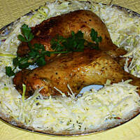 Pieczone udka piwne karmi