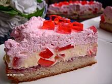 Fot. Mloda, Ciasto z kremem karpatkowym i galaretką