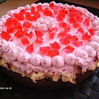 Ciasto z kremem karpatkowym i galaretką