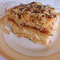 Miodowe ciasto z masą serowo-jabłkową