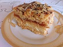 Fot. Misiadełko, Miodowe ciasto z masą serowo-jabłkową