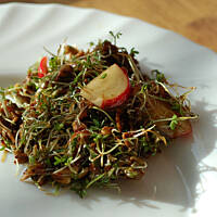 Kiełki z sezamem - czyli co zrobić z rzeżuchą