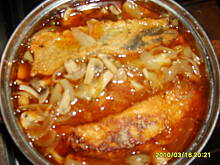 Fot. jaska2503, śledzie w  zalewie z koncentratem pomidorowym,pieczarkami i cebulą