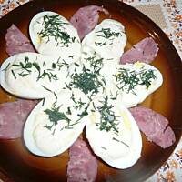 Jaja w sosie chrzanowym