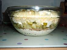 Fot. Moniusia155, Sałatka warstwowa z tuńczykiem