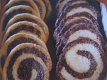 Fot. asikyoasik, czarno-białe ślimaczki