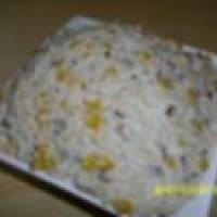 z makaronem w ksztalcie ryżu i pestkami słonecznika