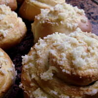 Bułeczki drożdżowe z podwójną kruszonką