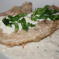 Aromatyczne kotlety wieprzowe w śmietankowo pietruszkowym sosie kasiuli