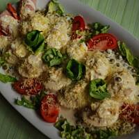 Jajka faszerowane na groszkowej kołderce