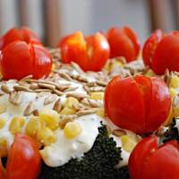 Brokuły z fetą i kukurydzą