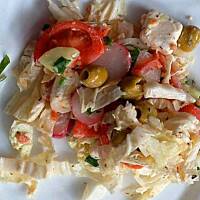 Sałatka grecka z rzodkiewką i pietruszką