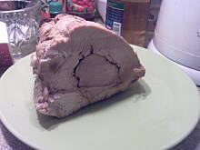 Fot. Ariane, Pieczeń z indyka nadziewana polędwiczką wieprzową