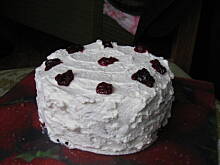 Fot. Ivon, Torcik śmietankowo-porzeczkowa chmurka