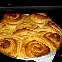 Pyszne ciasto drożdżowe (róża)