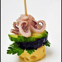 Koreczki  z ośmiorniczką