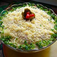 Sałatka jarzynowa z serem i szczypiorkiem