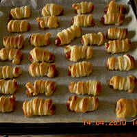 Kiełbaski w cieście francuskim