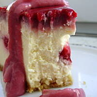 sernik z malinowym curdem i ganache malinowym