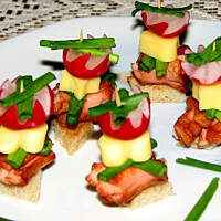 Koreczki z paróweczki