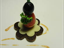 Fot. Alll, Koreczek na pumperniklu Alll