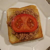 Grzanki z tuńczykiem